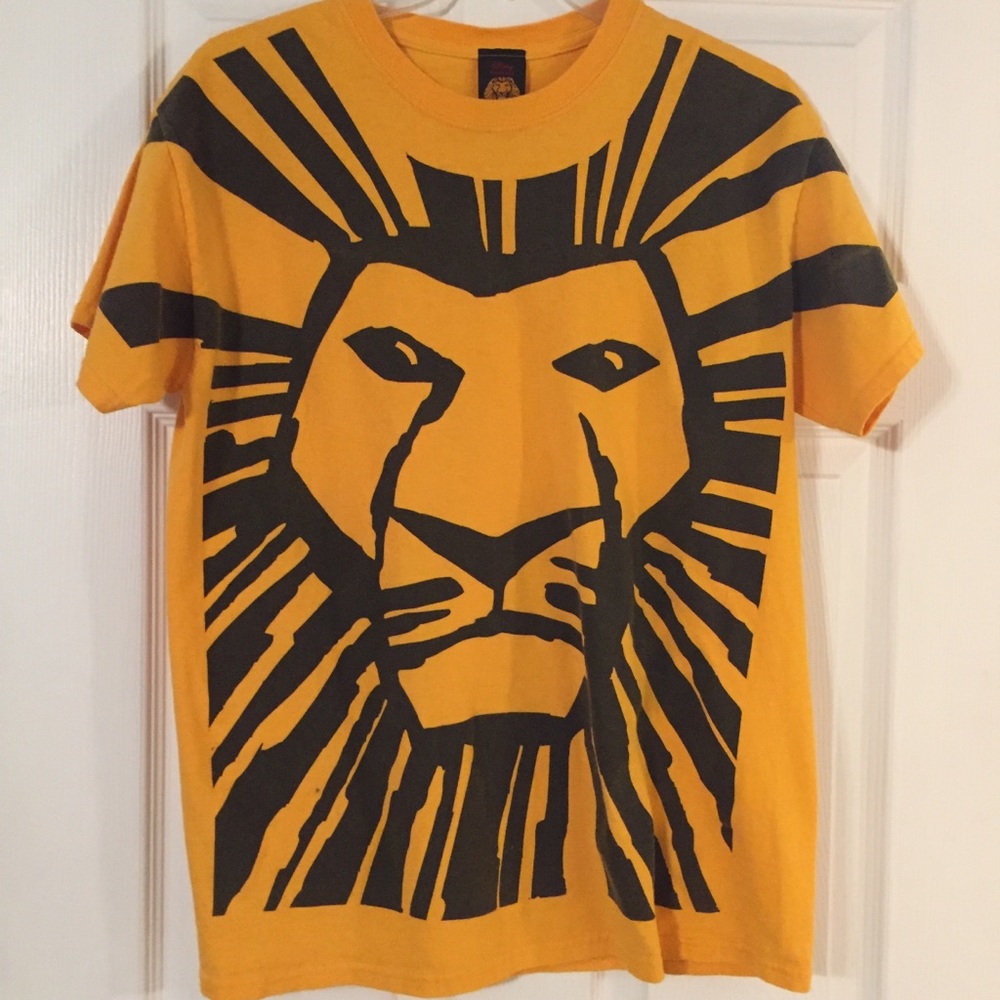 Broadway 🎭 show Lion King memorabilia T-shirt